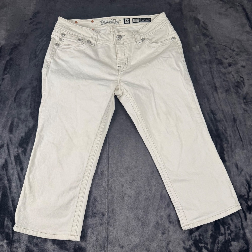 Miss Me Signature Capri Women 32 White Embroidered Rhinestone JP8601P2